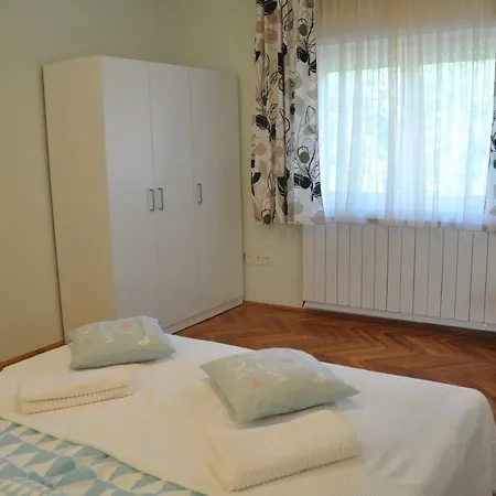 Apartament Villon Apartmanhaz